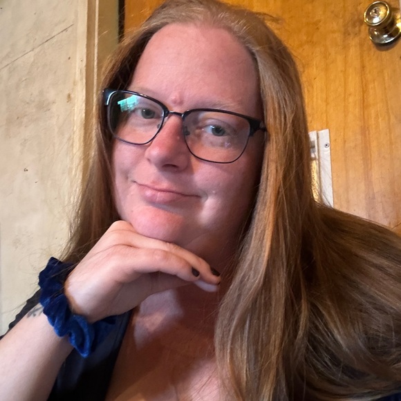 Meet your posher 💜🩵 - Picture 2 of 6